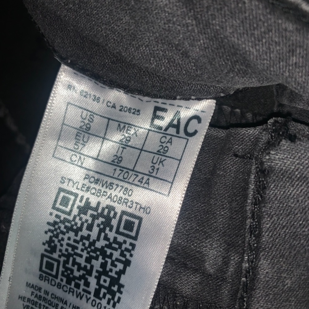 Jeans - Picture 2 of 4